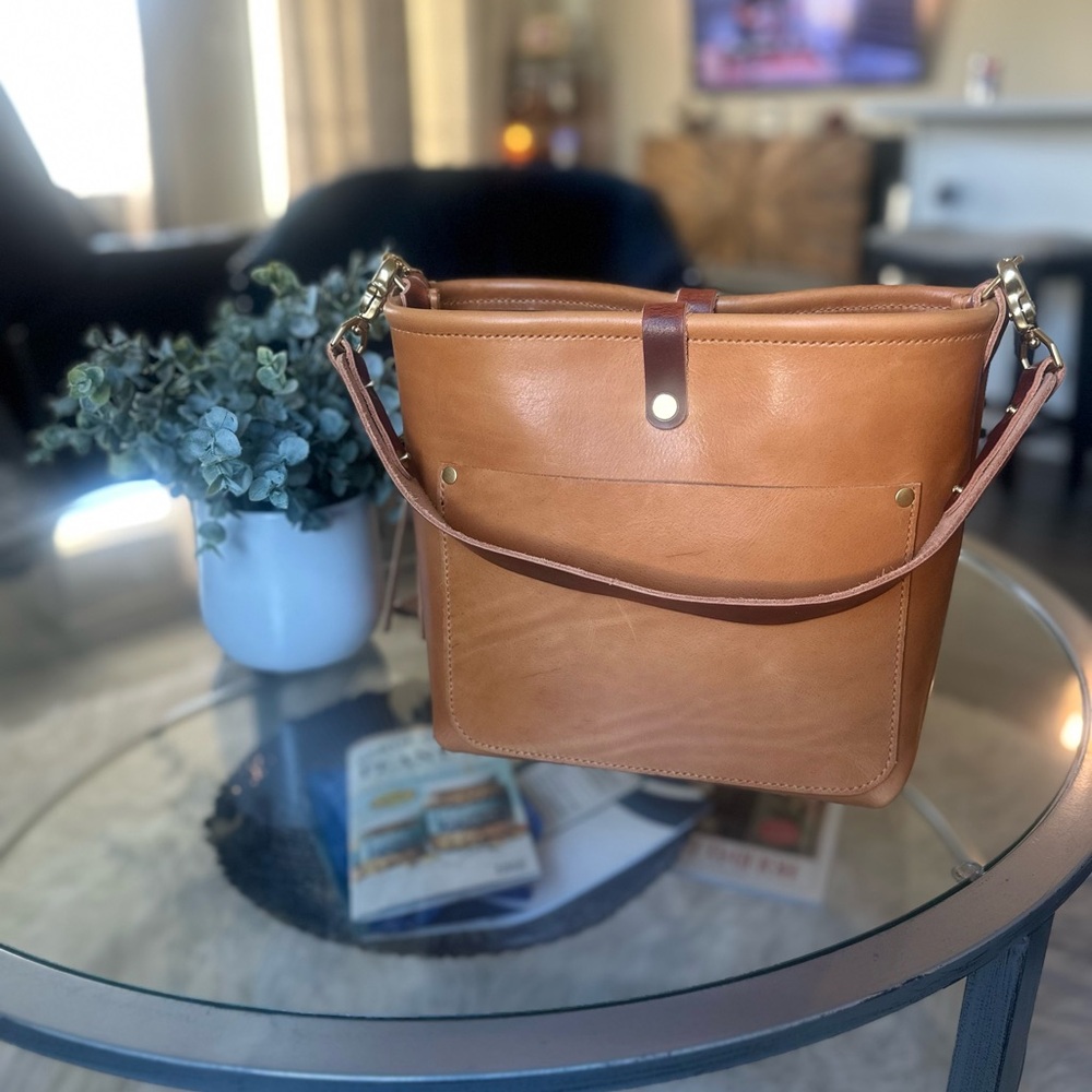 Lamb Leather Goods Bennett Shorty in Premium Saddle
